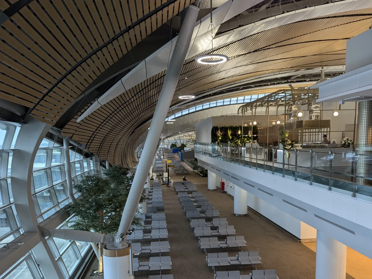 Bangkok Suvarnabhumi Airport (BKK) Guide 2026: Fast Track, Lounges and Transport