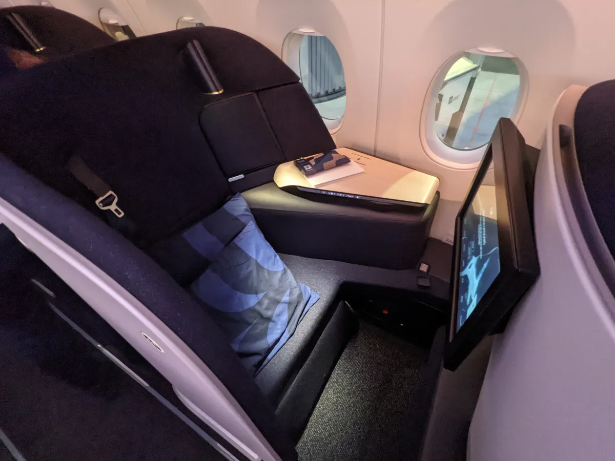 Finnair A350 AirLounge Review 001