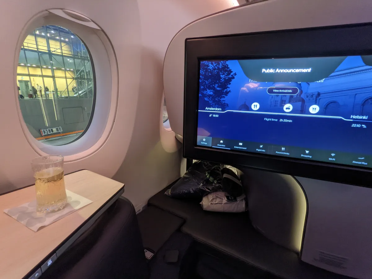Finnair A350 AirLounge Review 004
