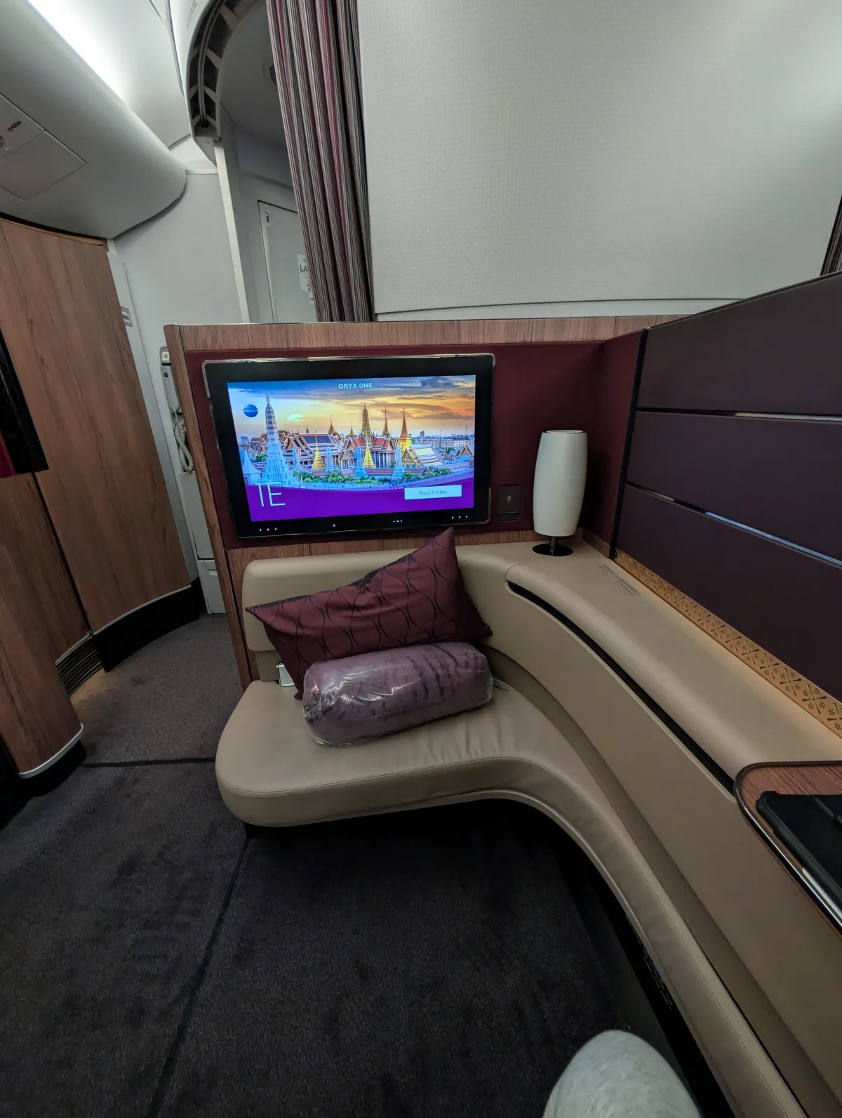 Qatar Airways FIRST CLASS SEAT