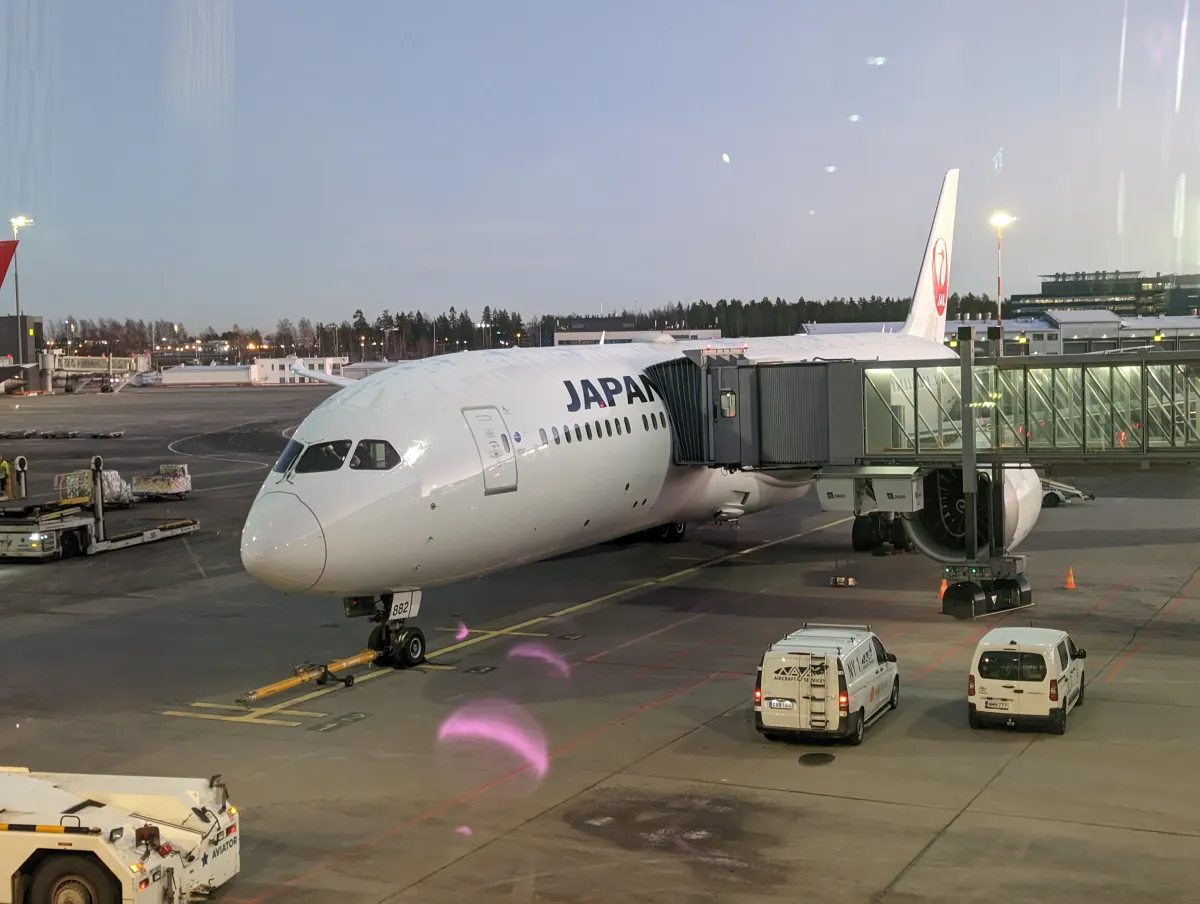 Review: Japan Airlines (787-9) Business Class from Helsinki to Tokyo Haneda