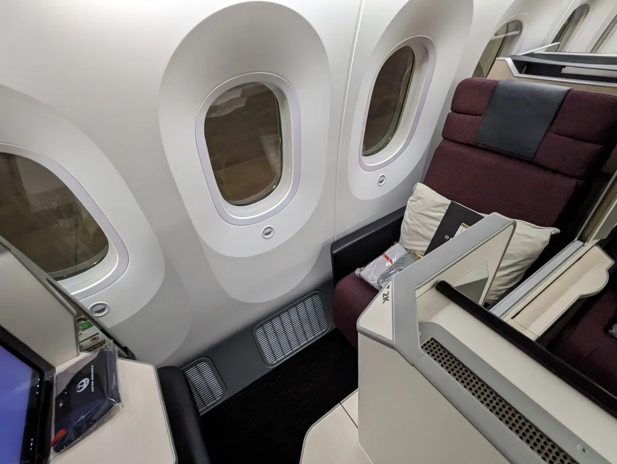 JAL Sky Suite business class seat