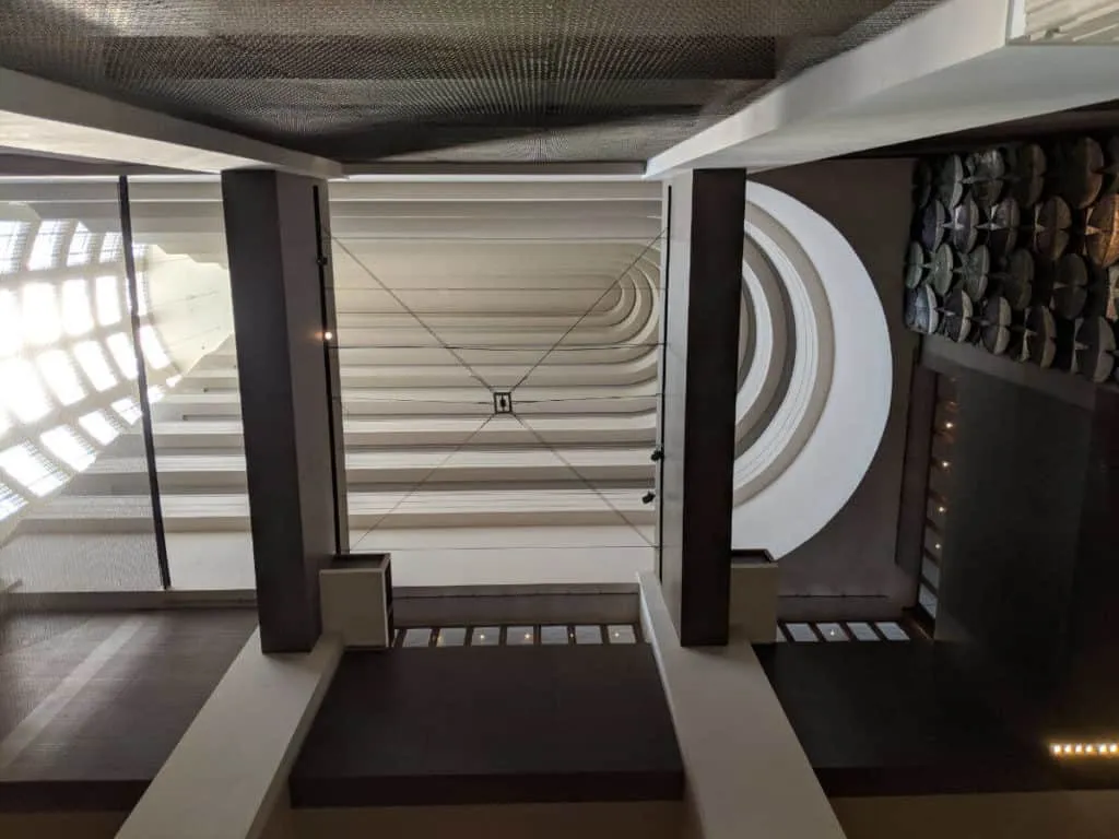 Millennium-Hilton-Bangkok-lobby4