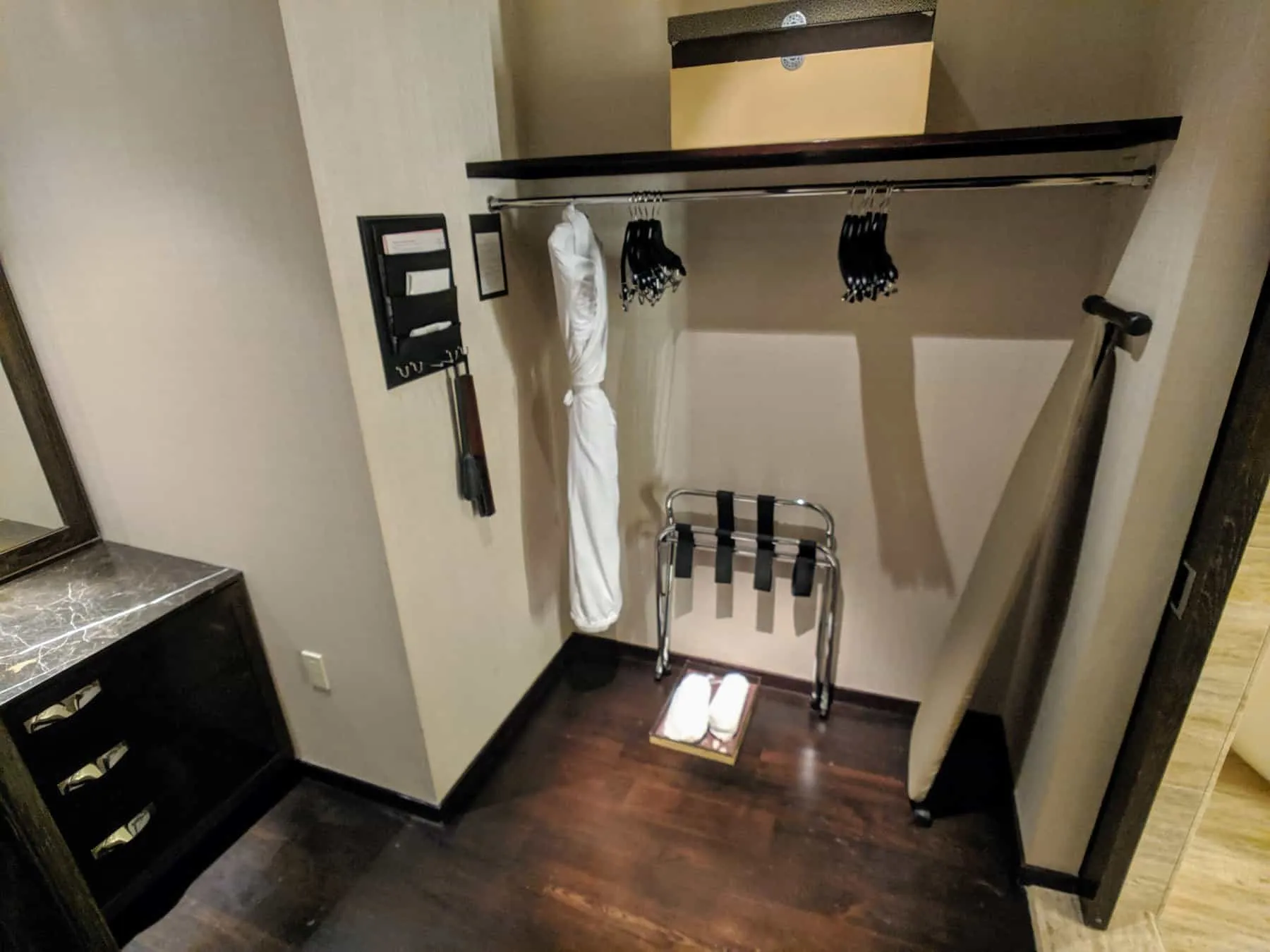 Waldorf Astoria Las Vegas Junior Suite 007