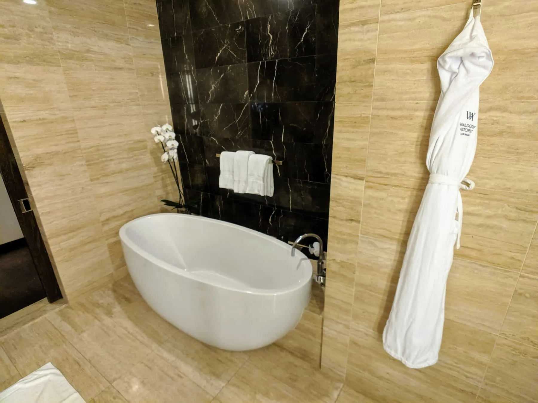 Waldorf Astoria Las Vegas Junior Suite 013