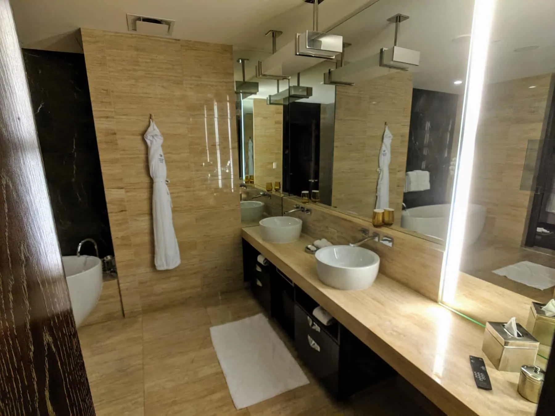 Waldorf Astoria Las Vegas Junior Suite 014